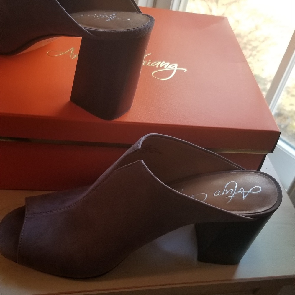 Arturo Chiang Mules - Picture 2 of 4